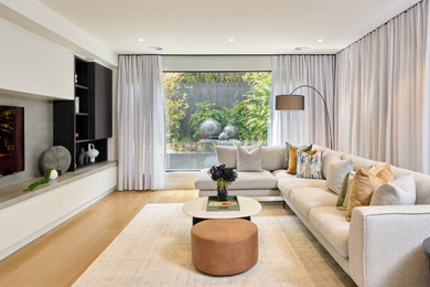 Inspiration for a contemporary living room in Melbourne.