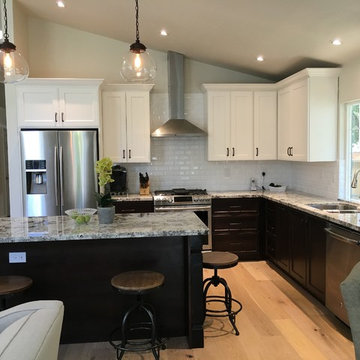 Mulit-tone kitchen.