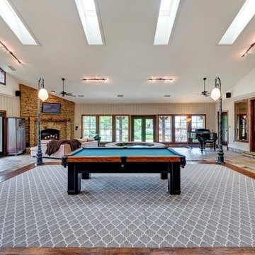 Modern Mansion with a Living Room Hot Tub