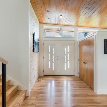 Mid-Century Modern Entry