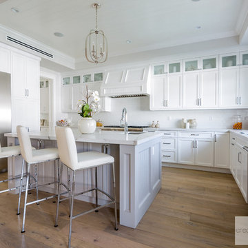 Acama Traditional Cape Cod Kitchen Island