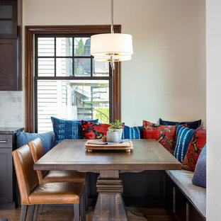 シアトルの中サイズのLDKの画像 (濃色無垢フローリング、茶色い床)