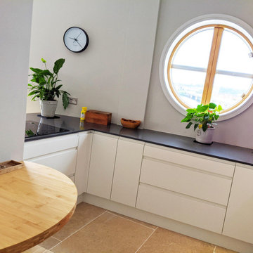 Bespoke Contemporary Kitchen in Penthouse Apartment