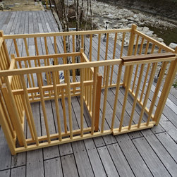 こんな犬小屋を作ってみました。オール無垢材での製作、受注も可能です。お気軽にお問い合わせください♪ - 犬小屋