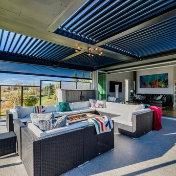Bearspaw Upper Deck StruXure Pergola with Vanishing TV