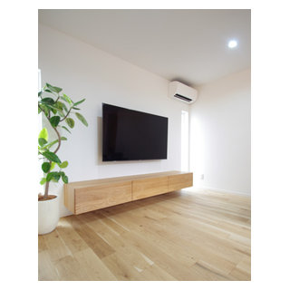 オーク無垢材のフロートテレビボード - モダン - リビング - 他の地域