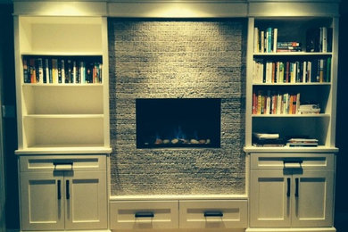 Example of a minimalist home design design in Toronto