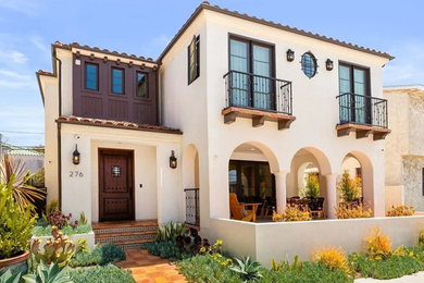 Example of a tuscan exterior home design in Los Angeles