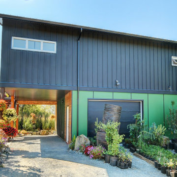 1499/1499B Trail Way - $1,695,000 – MLS Res 885121 / Com 885130