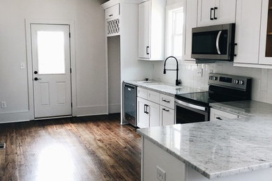 Example of a minimalist home design design in Other
