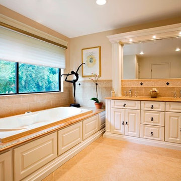Deluxe Bathroom