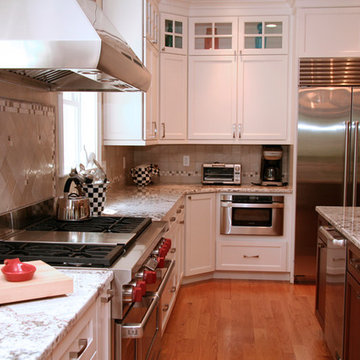 Transitional Center Island Kitchen