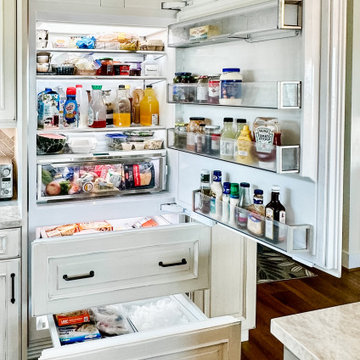 Sub-Zero Refrigerator / Freezer