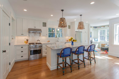 Inspiration for a timeless kitchen remodel in Boston