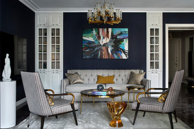Идея дизайна: гостиная комната среднего размера в классическом стиле с синими стенами, полом из керамогранита, телевизором на стене, зоной отдыха, черным полом и акцентной стеной