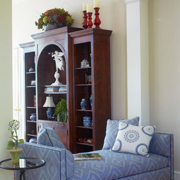 Lake Home Showcases Treasure and Light