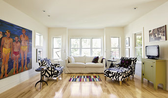 "East End" New Englander Rebuilt for modern life and efficiency