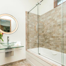 Geri Powder Room