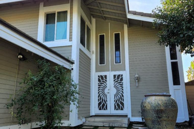 Exterior home idea in Los Angeles