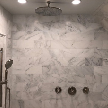 Silverman’s master bathroom
