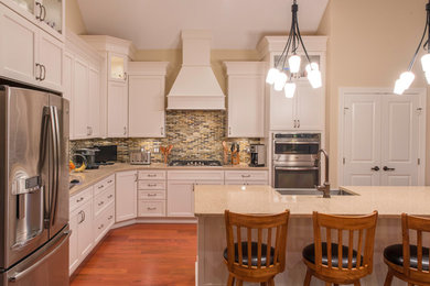 Kitchen - contemporary kitchen idea in Other