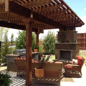 OUTDOOR LIVING