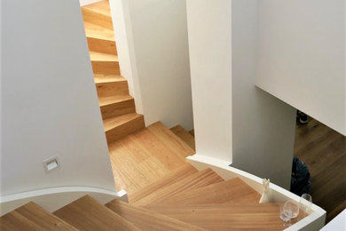 Moderne Treppe in Sonstige