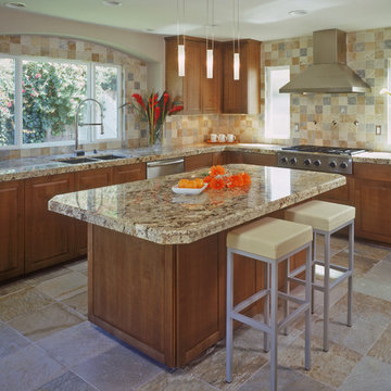 Custom Kitchen Cabinets