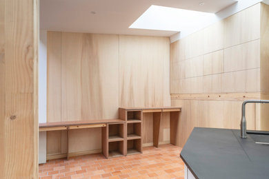 Cette image montre une maison design.