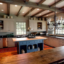 lake house kitchen