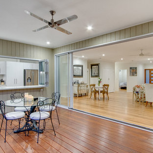 ブリスベンのコンテンポラリースタイルのおしゃれなデッキの写真