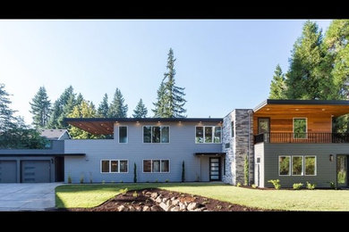 Home design - transitional home design idea in Portland