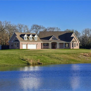 1964 Freestone Dr, College Station, TX 77845