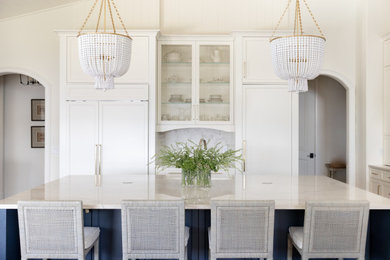 Transitional kitchen photo in Orlando
