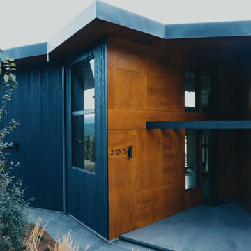 White Salmon Bluff Home