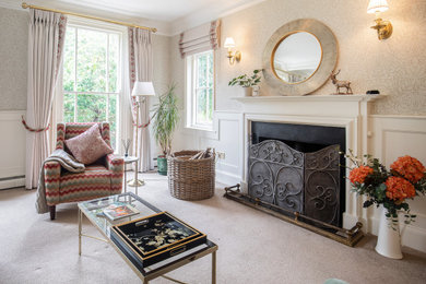 Inspiration for a classic living room in Hampshire.