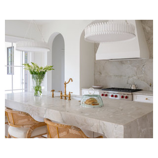 Purdue - Beach Style - Kitchen - Dallas - by Jessica Koltun Home