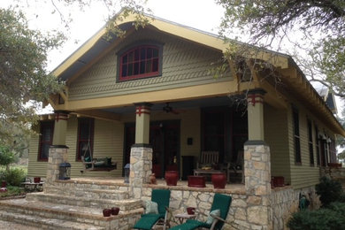 Photo of an arts and crafts verandah in Austin.