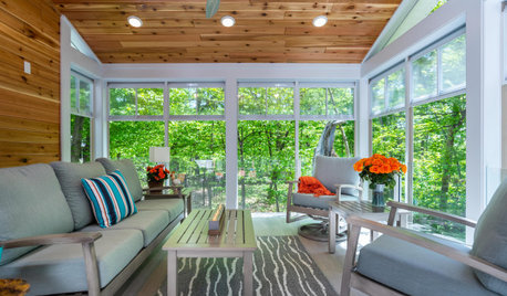 Screened-In Porch With Woodland Views Bridges the Seasons