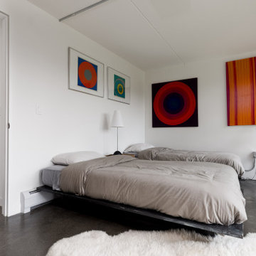 'Brutalist' Inspired Mountain Condo