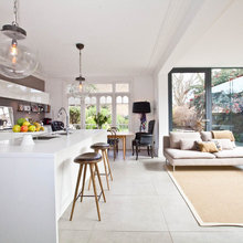 Kitchen seating area