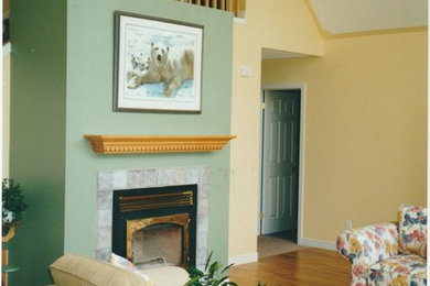 Transitional living room photo in Toronto