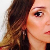 Aline De's photo
