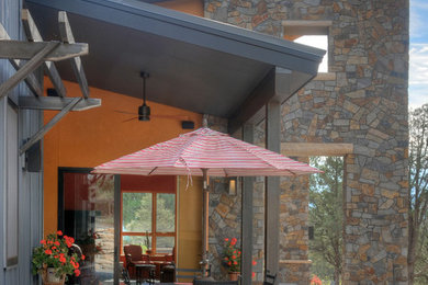 Trendy porch idea in Denver