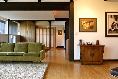 Minimalist living room photo in Seattle