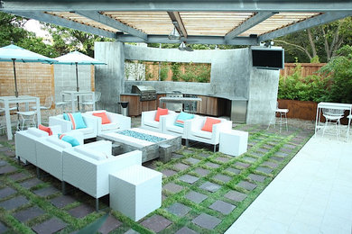 Example of a trendy patio design in Dallas