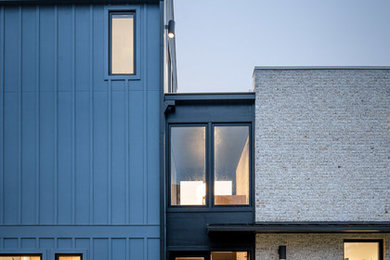 Small minimalist two-story house exterior photo in Atlanta