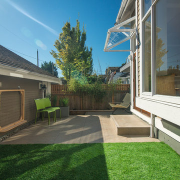 Small yard in Kits Point