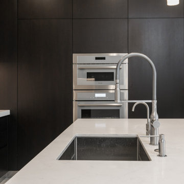 Summit Ridge Ultra-Modern Kitchen