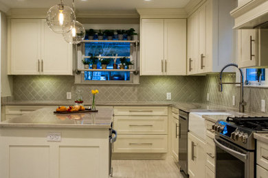 Example of a classic kitchen design in Charlotte